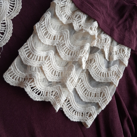 Hayden Los Angeles Lace Bell Sleeve Tunic Dress Plus - Picture 4 of 5